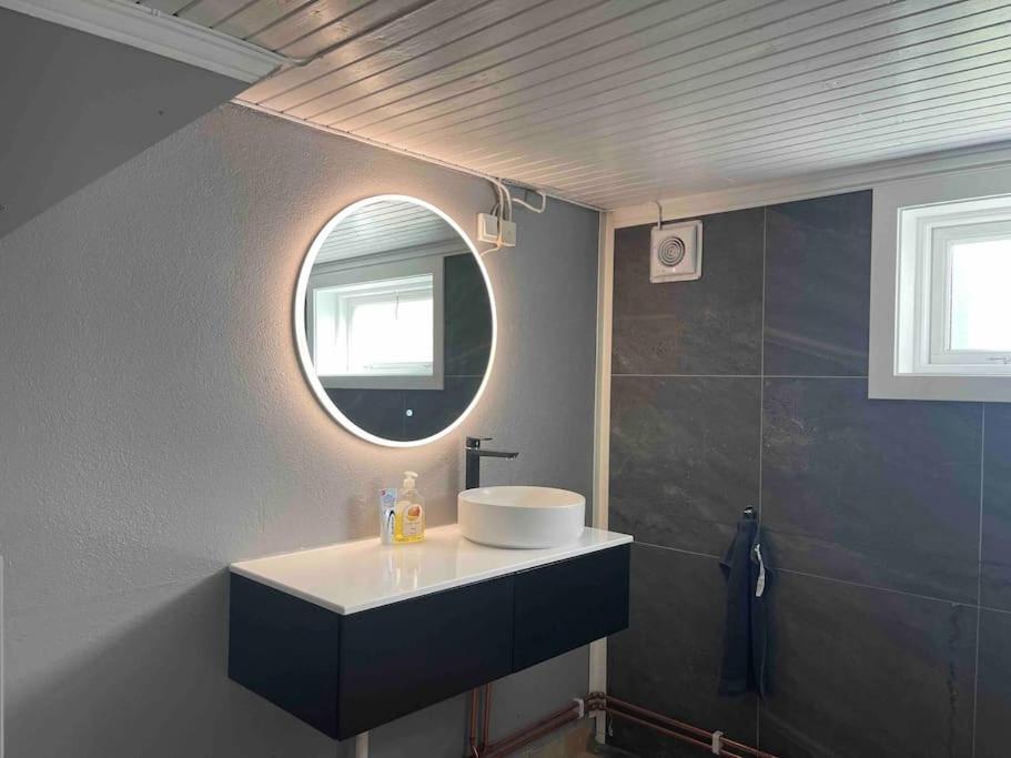 Fin Sentralt Hybel I Drammenアパートメント エクステリア 写真